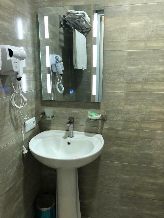 Hotel royal georgia Batoemi Buitenkant foto